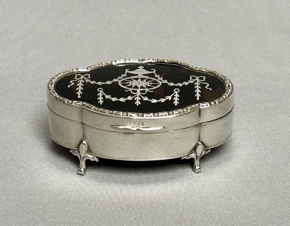 An exquisite silver & tortoiseshell trinket box View III
