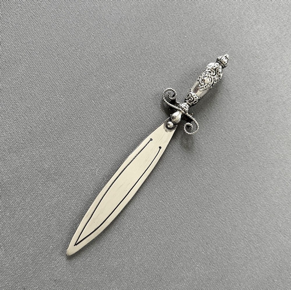 AN Edwardian novelty silver 'dagger' bookmark