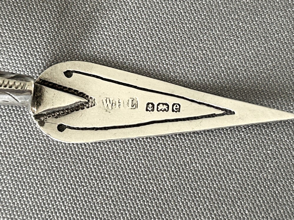 An Edwardian novelty silver trowel bookmark View II