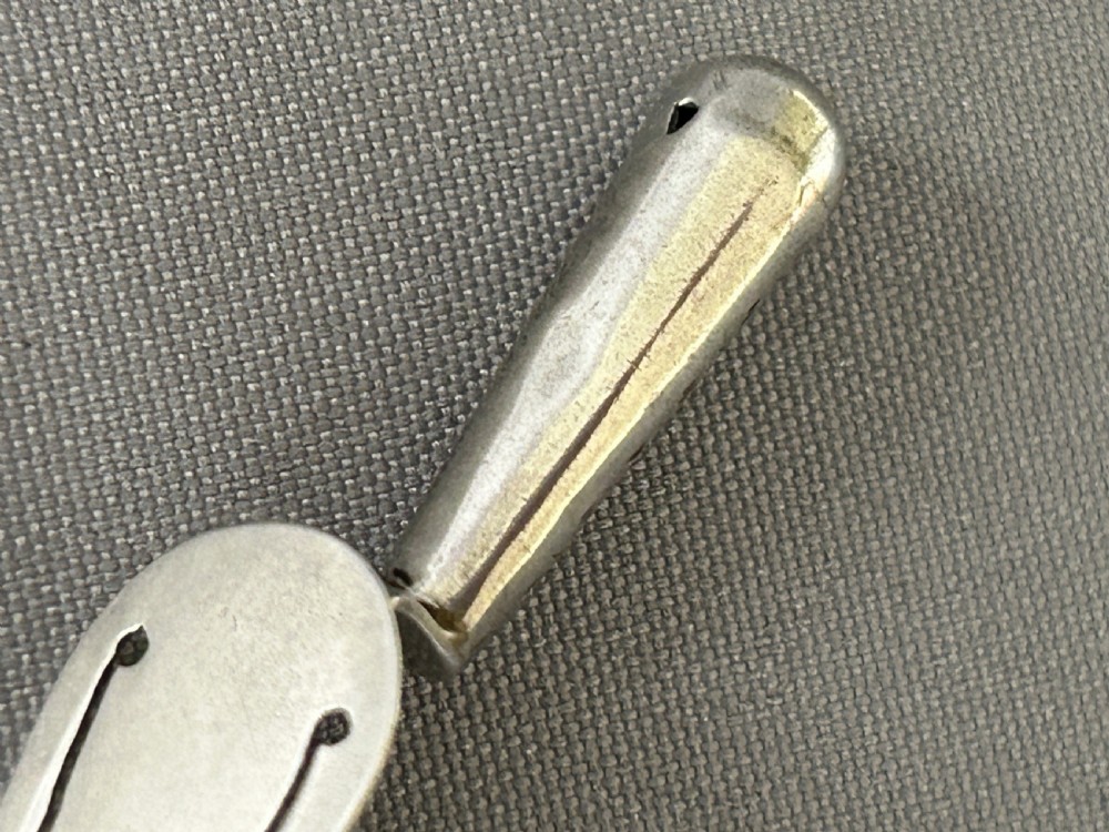 An Edwardian novelty silver trowel bookmark View VI