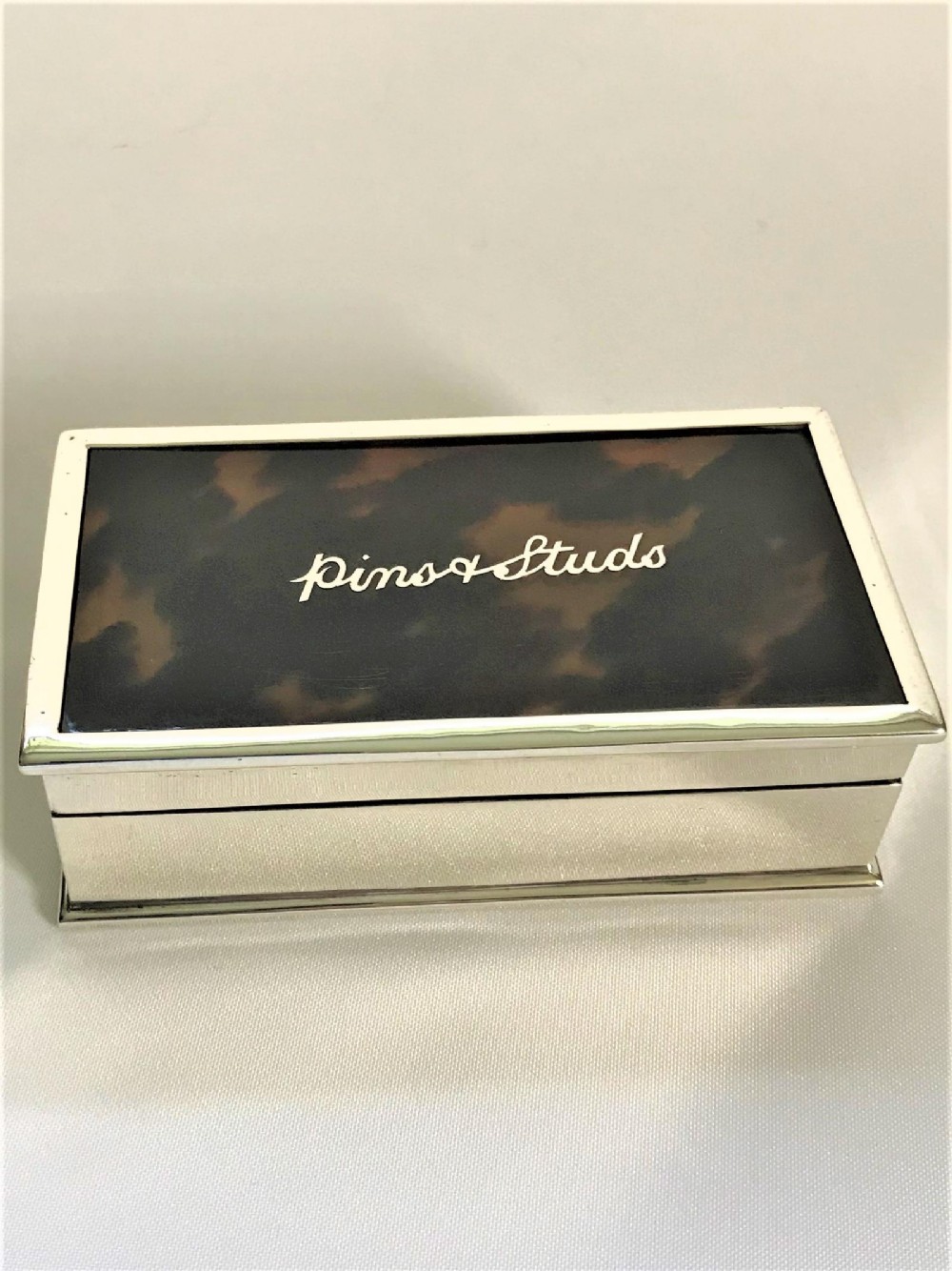 Gorgeous Gentelman's silver & tortoisehsell trinket box