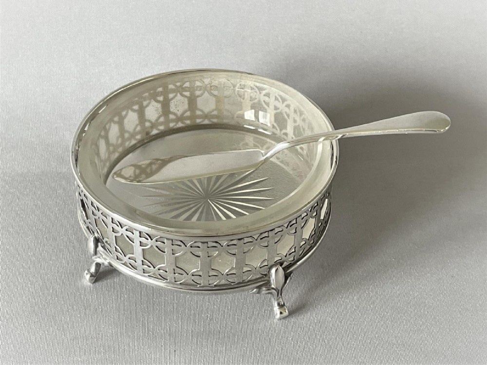 A gorgeous silver & frosted glass bustteer dish & knife