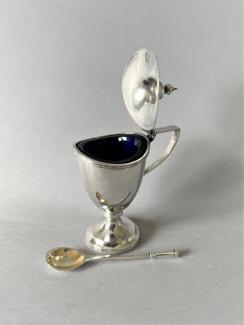 A George V Chester silver mustard pot & spoon View V