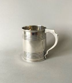 A HANDSOME GEORGIAN REGENCY SILVER MUG