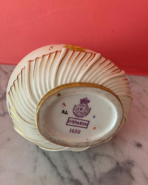 A SUPERB ROYAL WORCESTER EWER 1890 PUCE MARK - ADDITIONAL PHOTO 4
