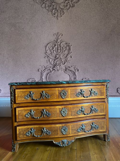 A LARGE MARBLE TOPPED LOUIS XV STYLE REGENCY COMMODE CHEST WITH ORMOLU MOUNTS - ADDITIONAL PHOTO 1
