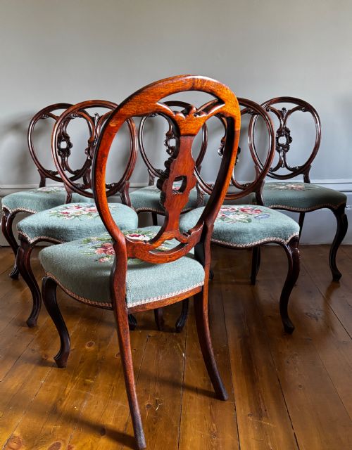 A QUALITY SET OF SIX VICTORIAN ROSEWOOD DINING CHAIRS WITH DUCK EGG BLUE NEEDLEPOINT SEATS - ADDITIONAL PHOTO 8