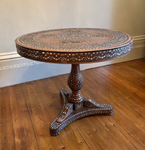 A 19TH CENTURY ANGLO INDIAN MOTHER OF PEARL INLAID PEDESTAL TABLE 85 CM DIAM - ADDITIONAL PHOTO 15