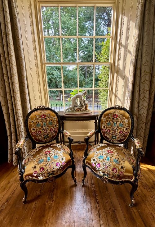 A PAIR OF FRENCH WALNUT OPEN ARMCHAIRS C1880 - ADDITIONAL PHOTO 2