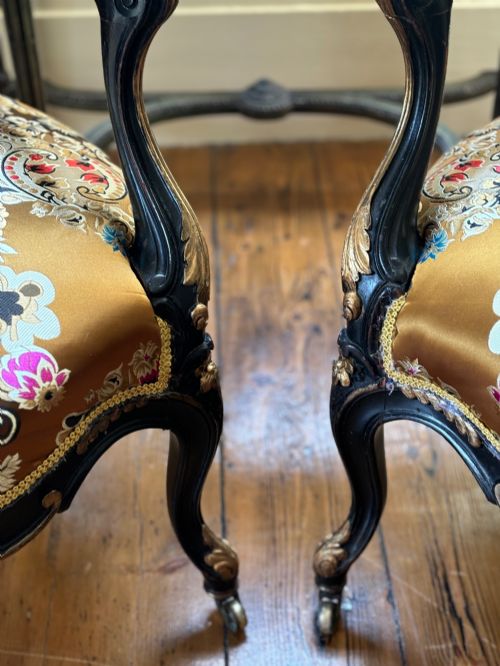 A PAIR OF FRENCH WALNUT OPEN ARMCHAIRS C1880 - ADDITIONAL PHOTO 3