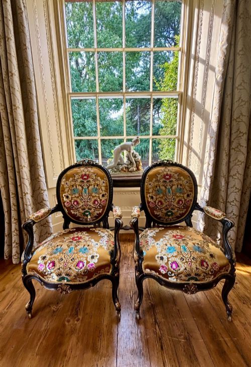 A PAIR OF FRENCH WALNUT OPEN ARMCHAIRS C1880 - ADDITIONAL PHOTO 5