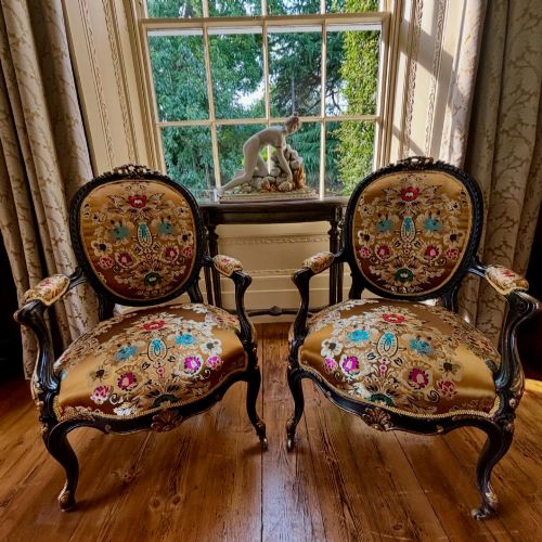 A PAIR OF FRENCH WALNUT OPEN ARMCHAIRS C1880 - ADDITIONAL PHOTO 10