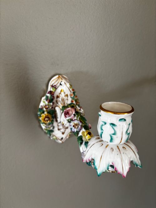 A SUPERB MEISSEN SINGLE CANDLE WALL SCONCE C1900 - ADDITIONAL PHOTO 1