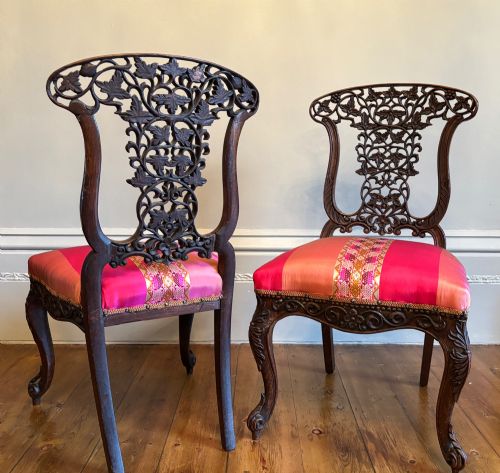 A SUPERB PAIR OF 19TH CENTURY ANGLO INDIAN PADAUK CHAIRS - ADDITIONAL PHOTO 7