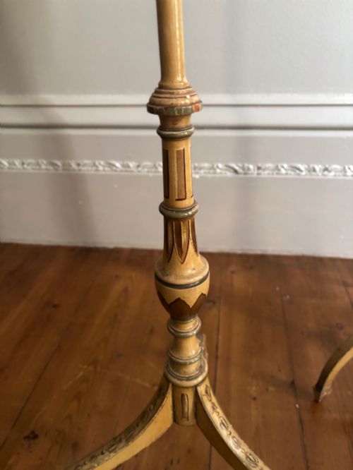 A PAIR OF HEPPLEWHITE POLE SCREENS ON SPADE FEET C1820 - ADDITIONAL PHOTO 4