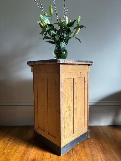 REGENCY PERIOD ITALIAN CORNER CUPBOARD - ADDITIONAL PHOTO 11