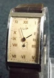 A 1930'S Art Deco Wristwatch