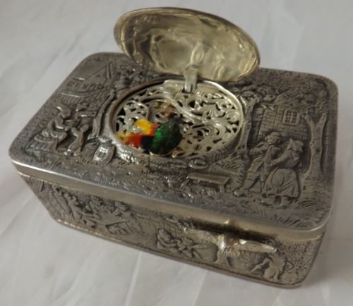 A Fine Quality Solid Silver Singing Bird Box Automatum