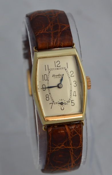 14k Gold Midsize Wristwatch