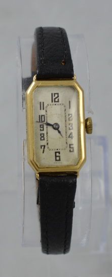 1928 18k Gold Jw Benson Ladies Wristwatch