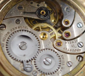 fig 1. 1927 9K Gold Tavannes Wristwatch