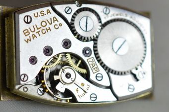 fig 1. 1940s Bulova Curvex Wristwatch