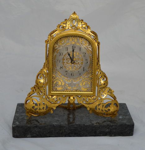 Marble Base Fretwork Mantel / Desk Clock