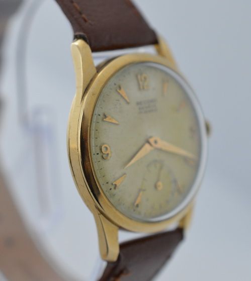 fig 1. A 1960 Record Geneve 9K Gold Wristwatch
