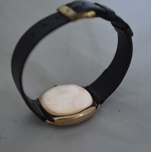fig 1. 1929 Rotary Cushion Case 9k Gold