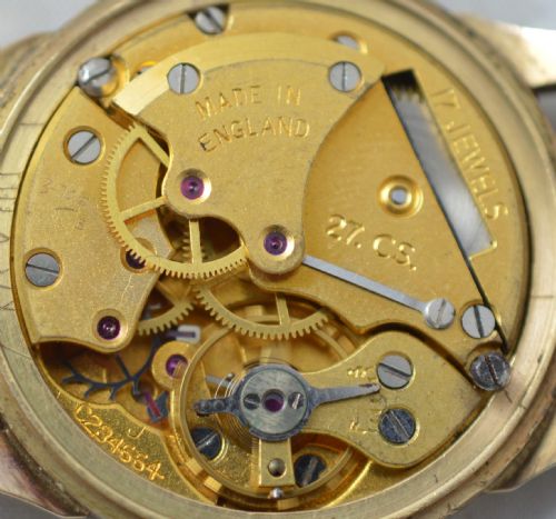 fig 1. 1955 9K Smiths De Luxe Wristwatch with box