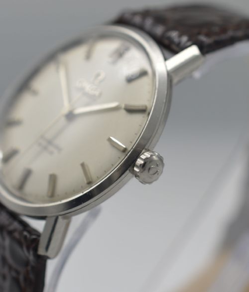 fig 2. 1963 Omega Seamaster De Ville 'linen' dial
