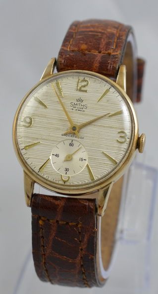 A 1966 Smiths 9k De Luxe Wristwatch