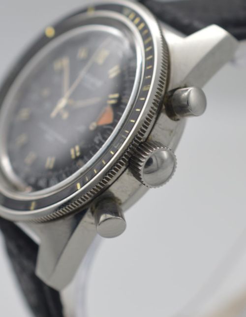 fig 1. 1960s Accurist Super Waterproof 400
