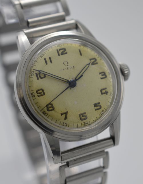 1944 OMEGA 'MILITARY STYLE' WRISTWATCH - ADDITIONAL PHOTO 3