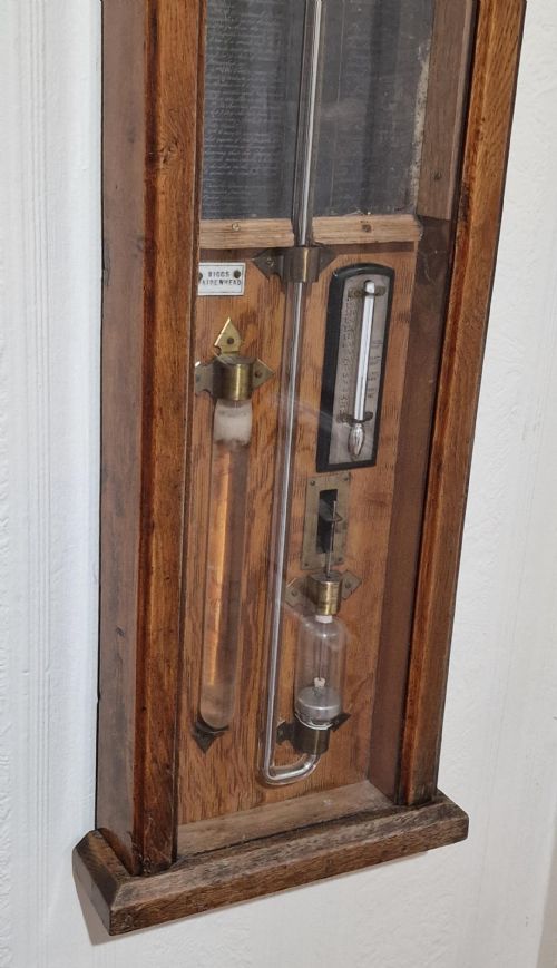 fig 1. Admiral Fitzroy The Atmoscope Barometer