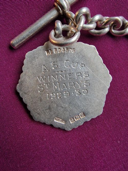 A SILVER POCKET WATCH CHAIN - ADDITIONAL PHOTO 1