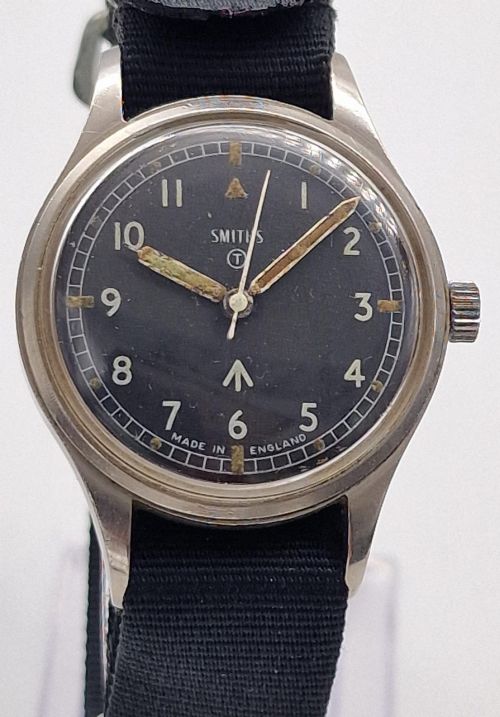 A SMITHS W10 MILITARY WRISTWATCH