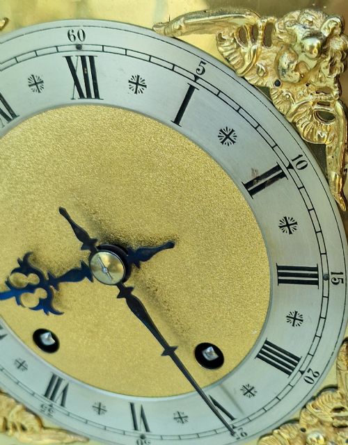 A WH CARVED OAK MANTEL CLOCK - ADDITIONAL PHOTO 2