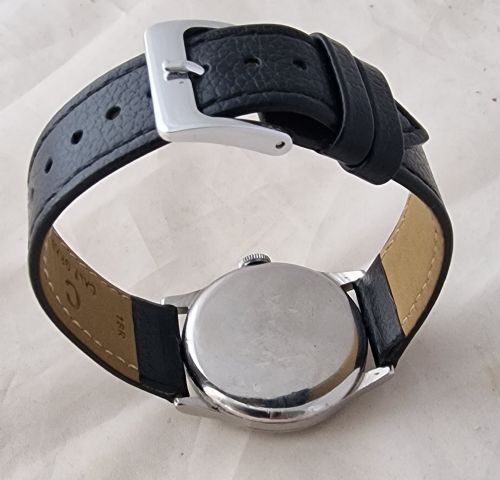 1944 OMEGA BLACK DIAL WRISTWATCH - ADDITIONAL PHOTO 1