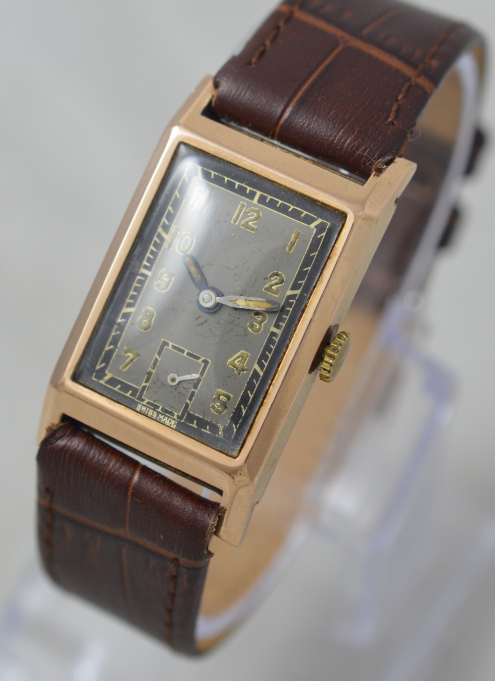 1943 9K Gold 'Tank' Wristwatch View III