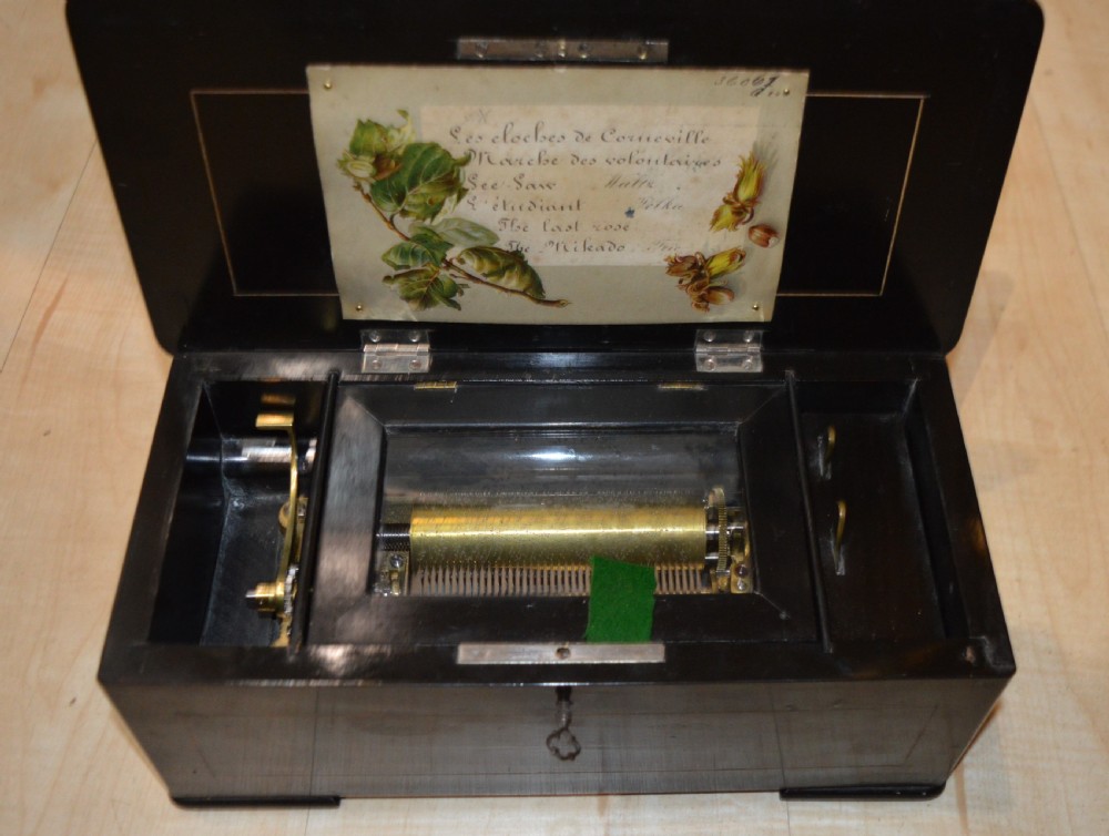 Smaller 6 air Victorian musical box