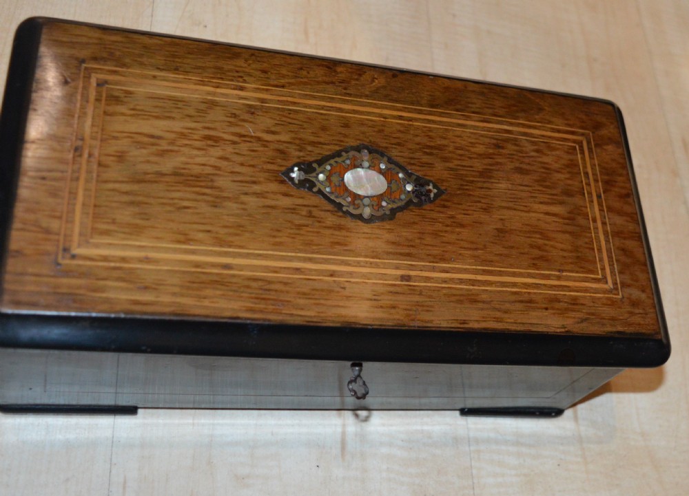 Smaller 6 air Victorian musical box View IV