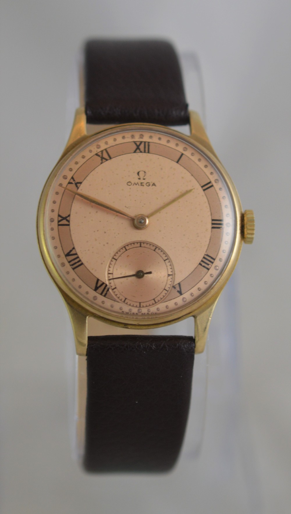 1946 Omega 9K Gold Wristwatch