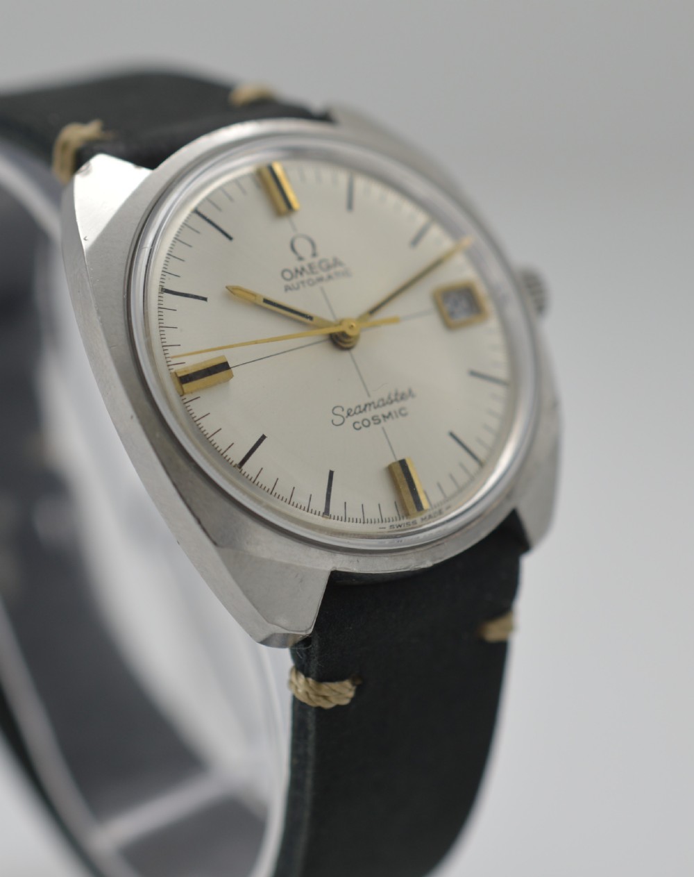 1969 Omega Seamaster Cosmic Wristwatch View V