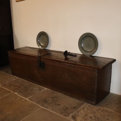 late 17thearly 18th century elm six plank sword chestcoffer - CATEGORY: ANTIQUE CHESTS - DATED 17TH CENTURY