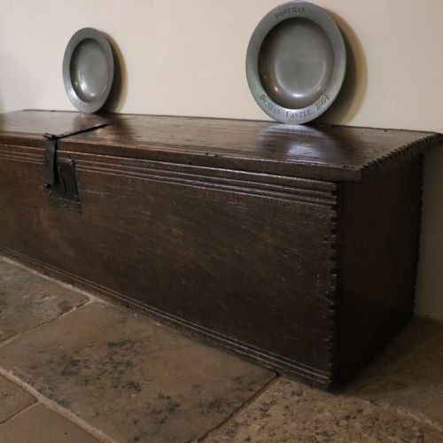 LATE 17THEARLY 18TH CENTURY ELM SIX PLANK SWORD CHESTCOFFER - ADDITIONAL PHOTO 2