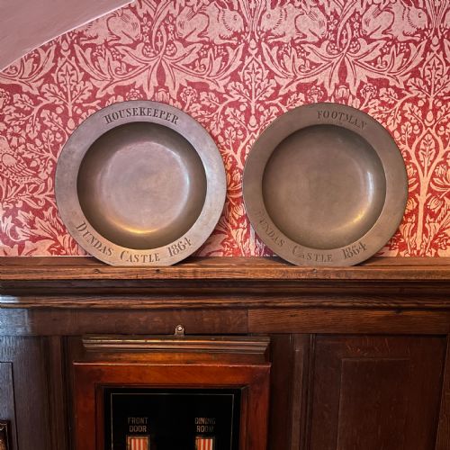 a pair of 19th century pewter dishes - CATEGORY: ANTIQUE METAL - DATED 19TH CENTURY