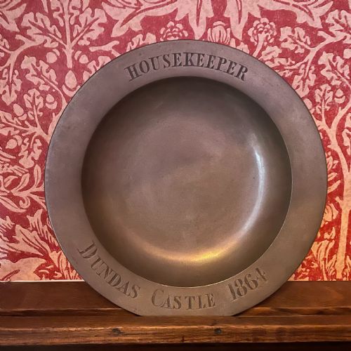 A PAIR OF 19TH CENTURY PEWTER DISHES - ADDITIONAL PHOTO 1