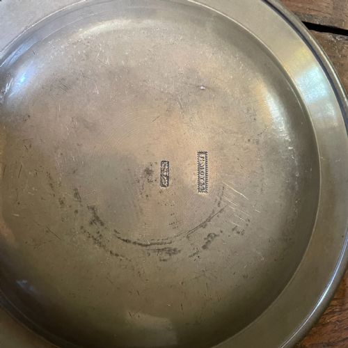 A PAIR OF 19TH CENTURY PEWTER DISHES - ADDITIONAL PHOTO 3