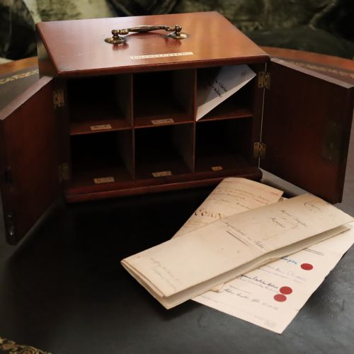 CIRCA 1850 ENGLISH COUNTRY HOUSEESTATE TABLE TOP CABINET - ADDITIONAL PHOTO 4